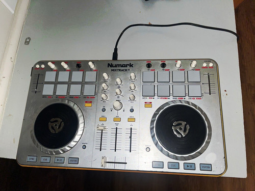 Numark mixtrack deck dj - mixtrack,